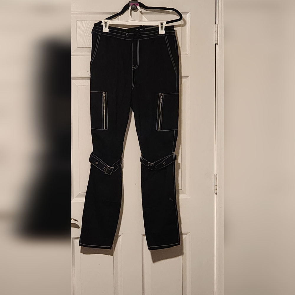 Hot Topic Black Zipper Strappy Pants. (Used)